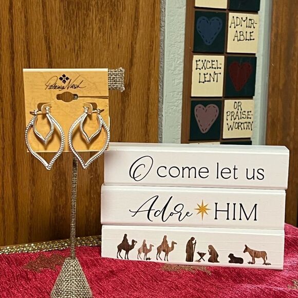 NWT Patricia Nash Silver Arabesque Hoop Earrings #PNER - Picture 1 of 6